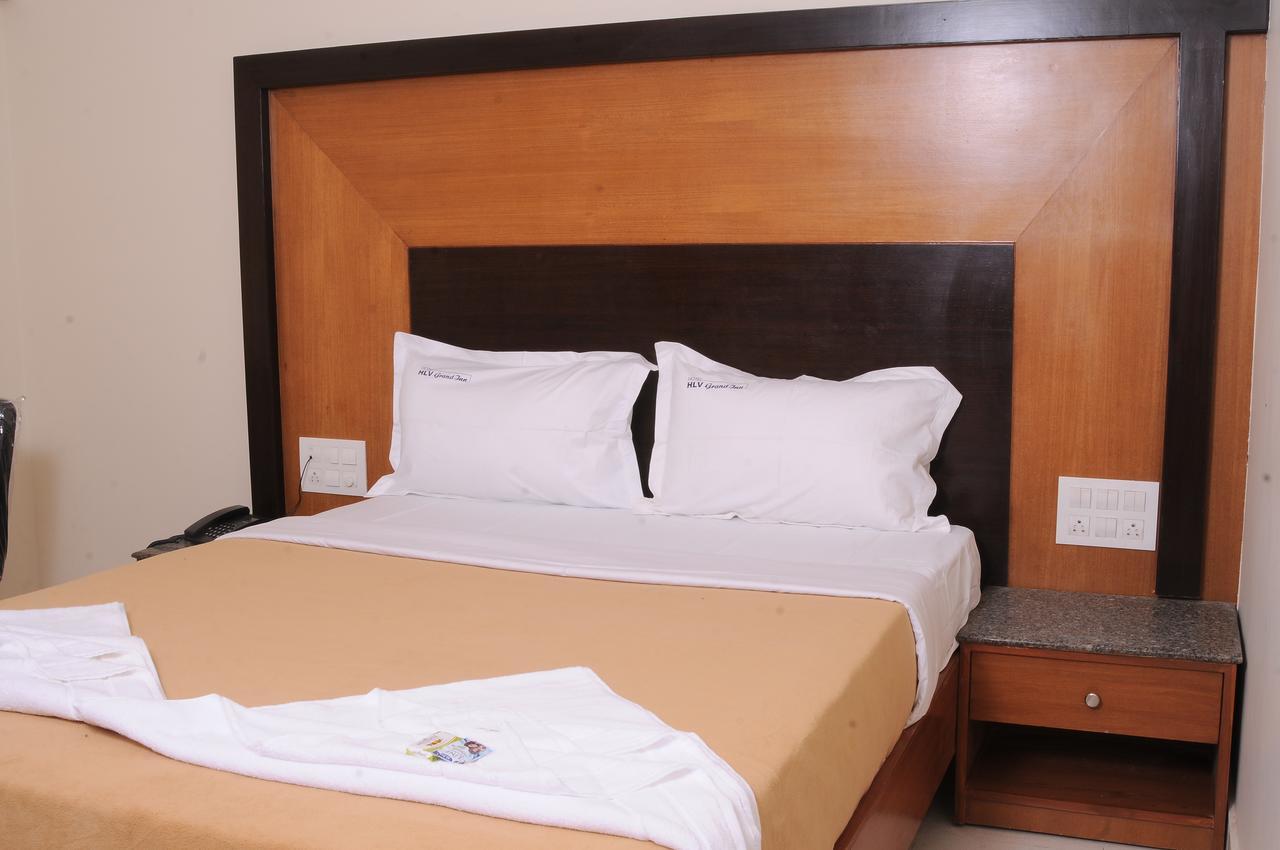 Hlv Grand Inn 班加罗尔 外观 照片