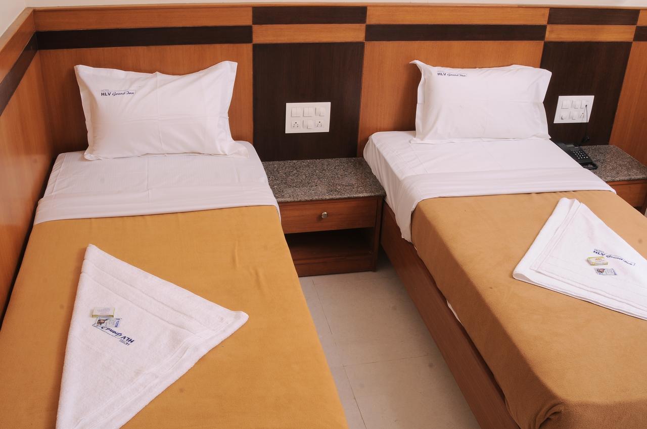 Hlv Grand Inn 班加罗尔 外观 照片