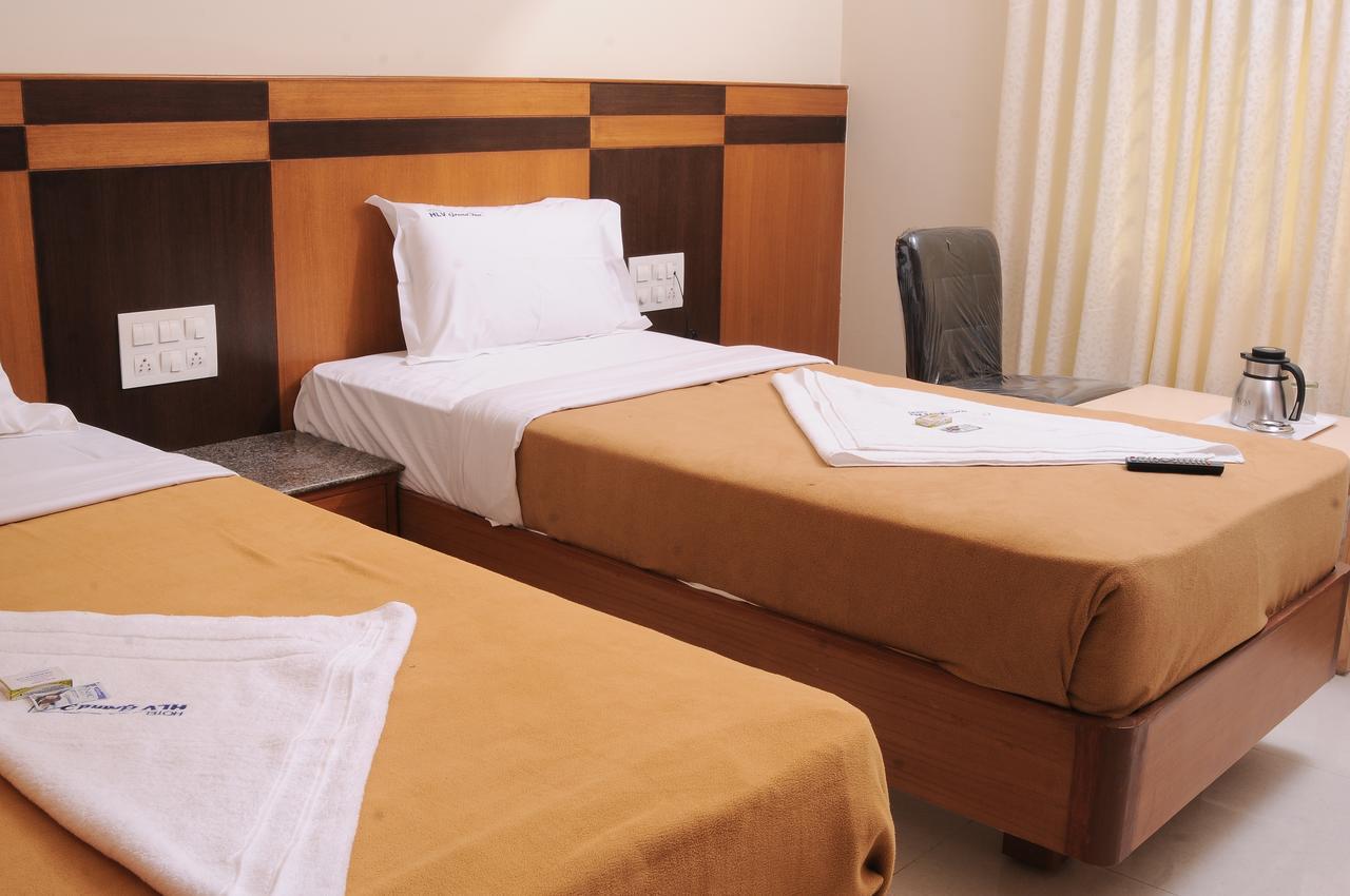 Hlv Grand Inn 班加罗尔 外观 照片