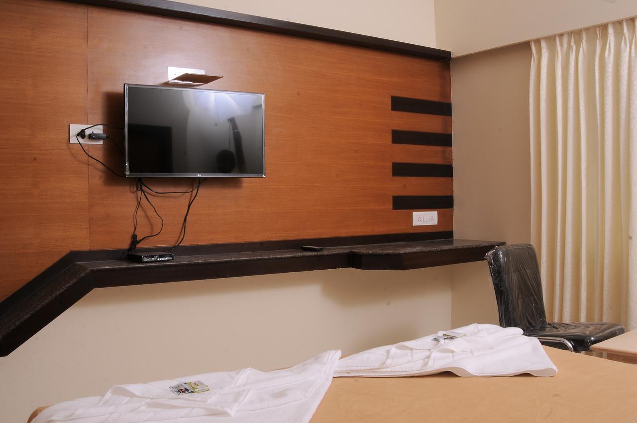 Hlv Grand Inn 班加罗尔 外观 照片