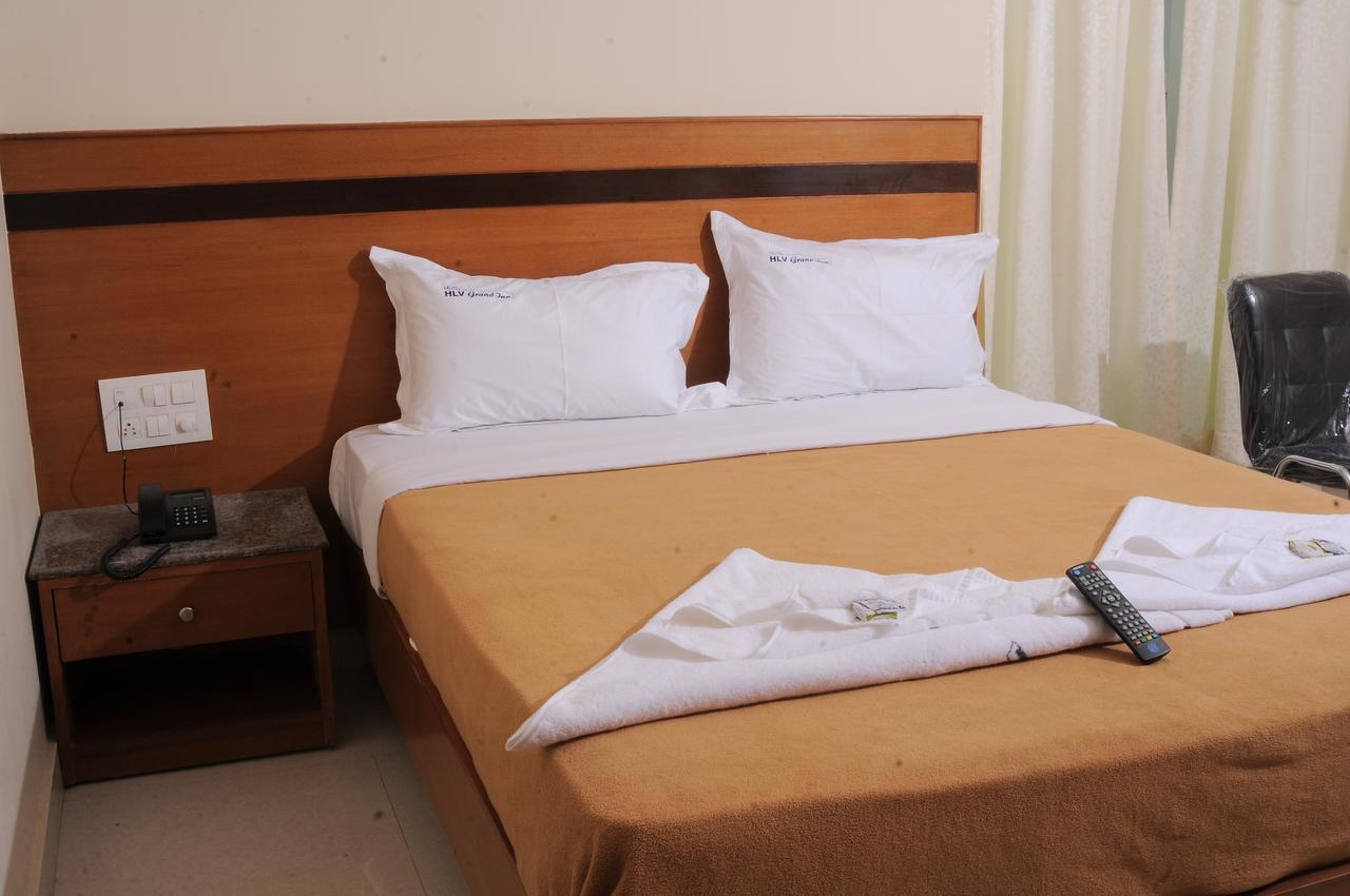 Hlv Grand Inn 班加罗尔 外观 照片