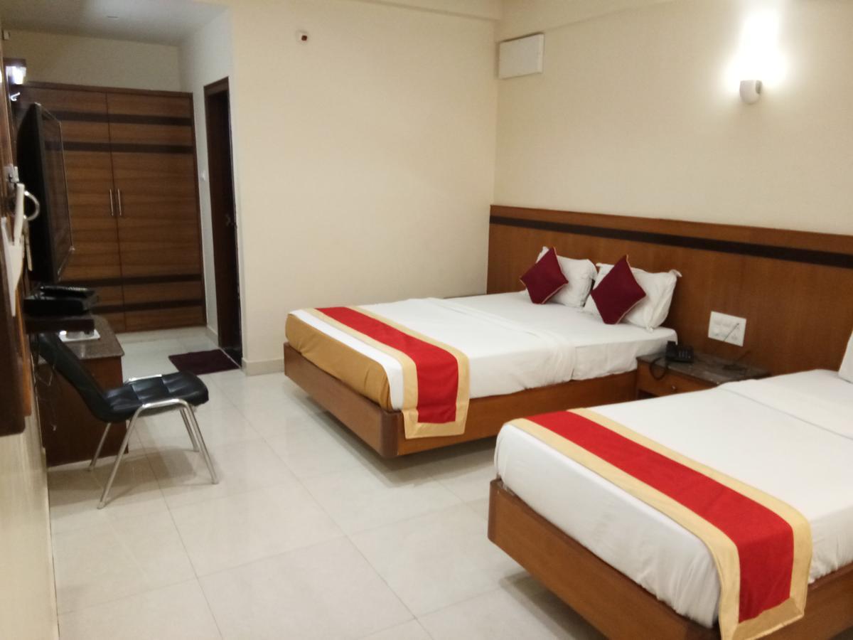 Hlv Grand Inn 班加罗尔 外观 照片