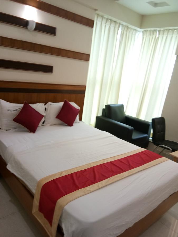 Hlv Grand Inn 班加罗尔 外观 照片